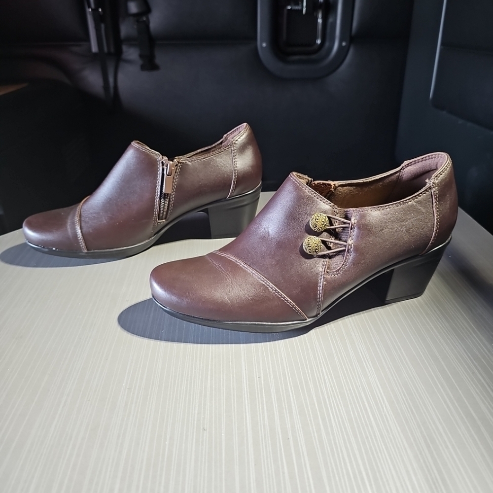Clarks Women's Emslie Warren Slip On Loafer Brown Leather Size 7.5M EUC